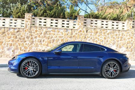 Porsche Taycan electric 2021